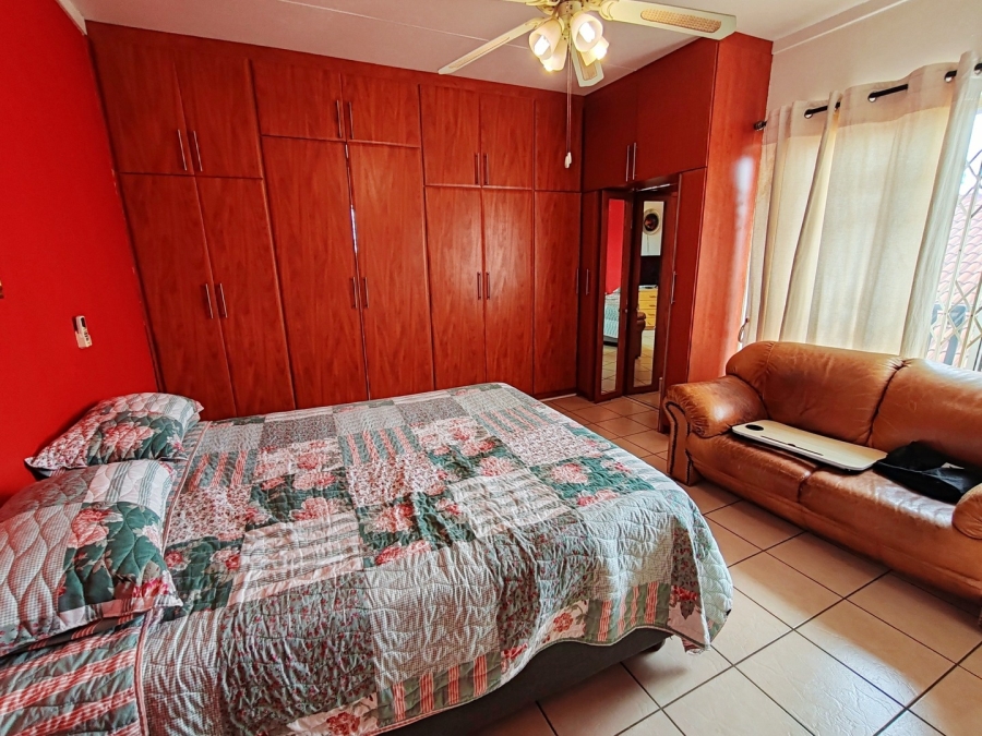 3 Bedroom Property for Sale in Van Der Hoff Park North West